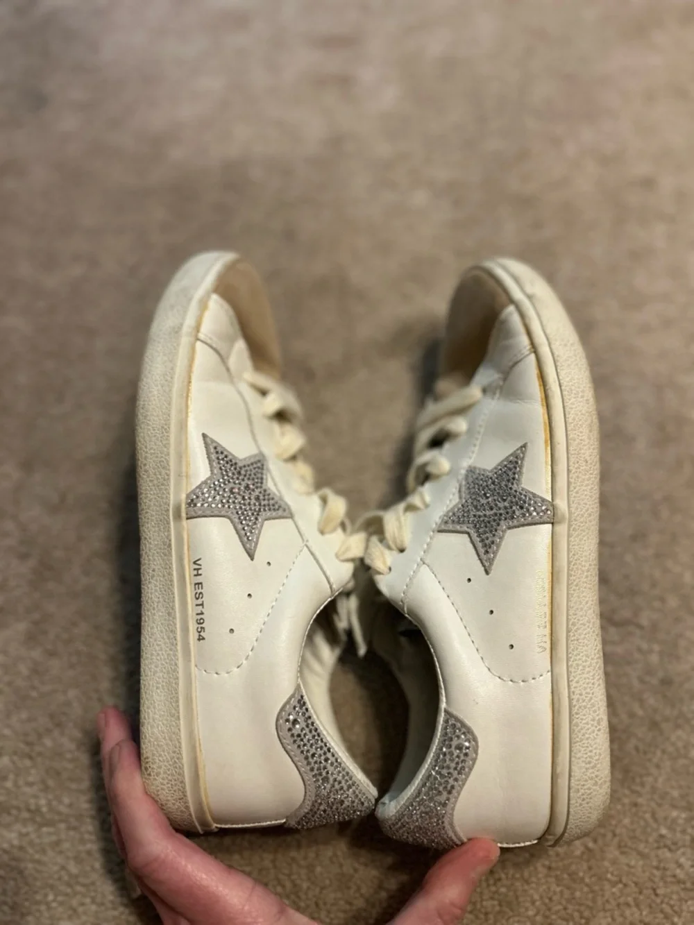 OFFERS !! Vintage Havana White and Beige Star Sneakers Women’s size 8 sneakers